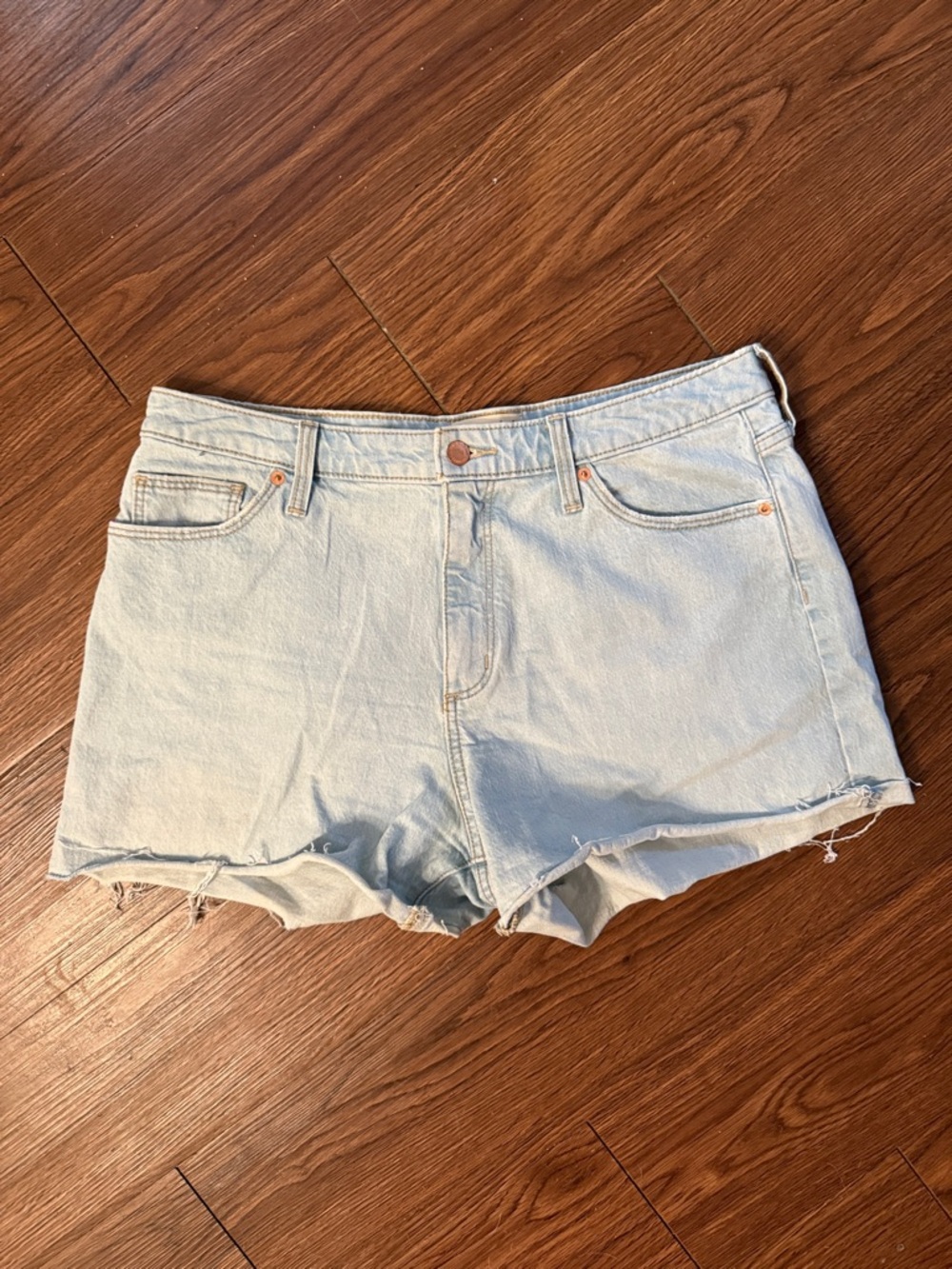 Universal Thread Light Wash Vintage Midi Women's Denim Shorts